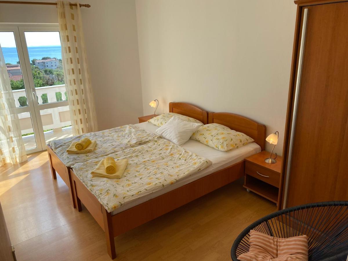 Apartments Vesna Banjol Exterior photo